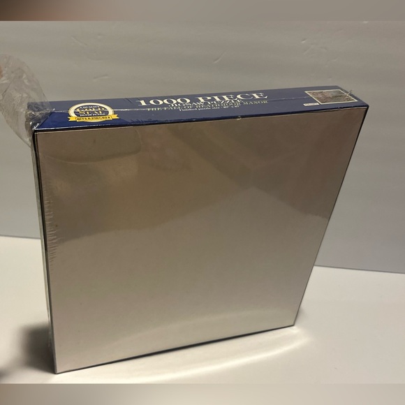 Jigssaw Puzzle 1000 Piece The Fall Of Heathmoor Manor Glow in the Dark Sealed - Picture 13 of 14